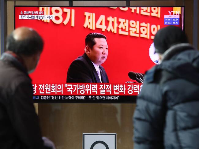 La televisión surcoreana muestra imágenes del líder norcoreano Kim Jong-Un