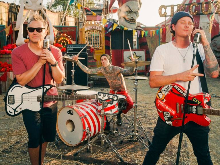 Blink-182 lanza el videoclip de «Edging»: la primera canción tras el regreso de Tom DeLonge a la banda
