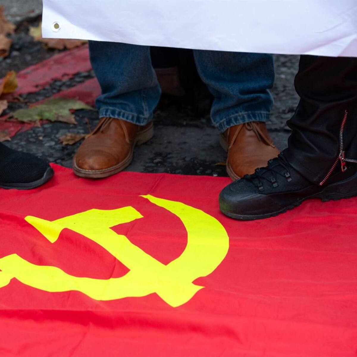 Polonia disuelve al Partido Comunista de ese país tras concluir que promueve una ideología totalitaria