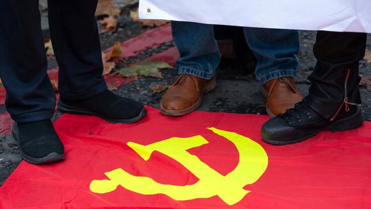 Polonia disuelve al Partido Comunista de ese país tras concluir que promueve una ideología totalitaria