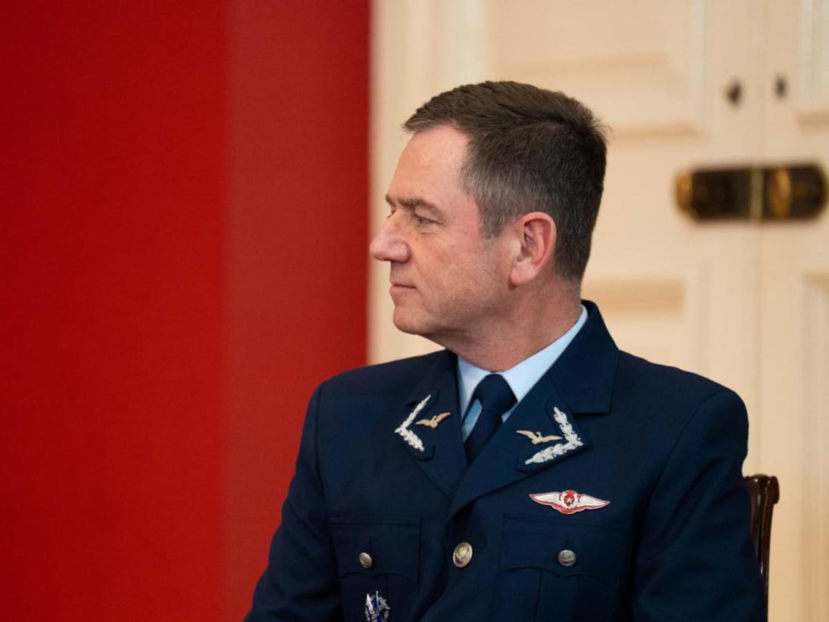 Con casi 40 años de trayectoria: Presidente Kast nombra a Leonardo Romanini como nuevo comandante en jefe de la FACh