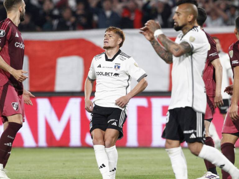 Baldazo de agua fría: River se adelanta ante un Colo Colo que era más cuando ya terminaba el primer tiempo