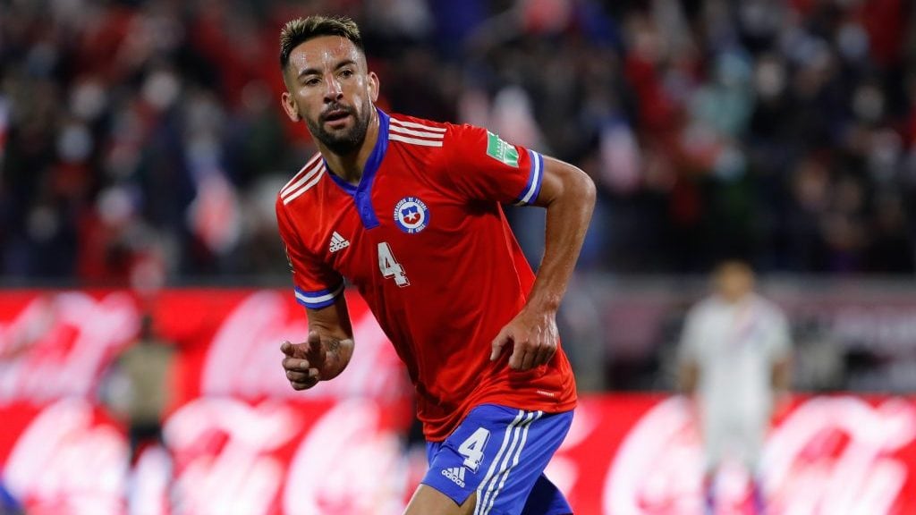 10 de Octubre del 2021/SANTIAGOMauricio Isla(c) anota y celebra su primer gol y el 2 a 0 de Chile ,durante el partido valido por la Quinta fecha de las Clasificatorias al Mundial de Qatar 2022, entre las selecciones de Chile vs Paraguay, disputado en el estadio San Carlos de Apoquindo.
FOTO:FRANCISCO LONGA/AGENCIAUNO