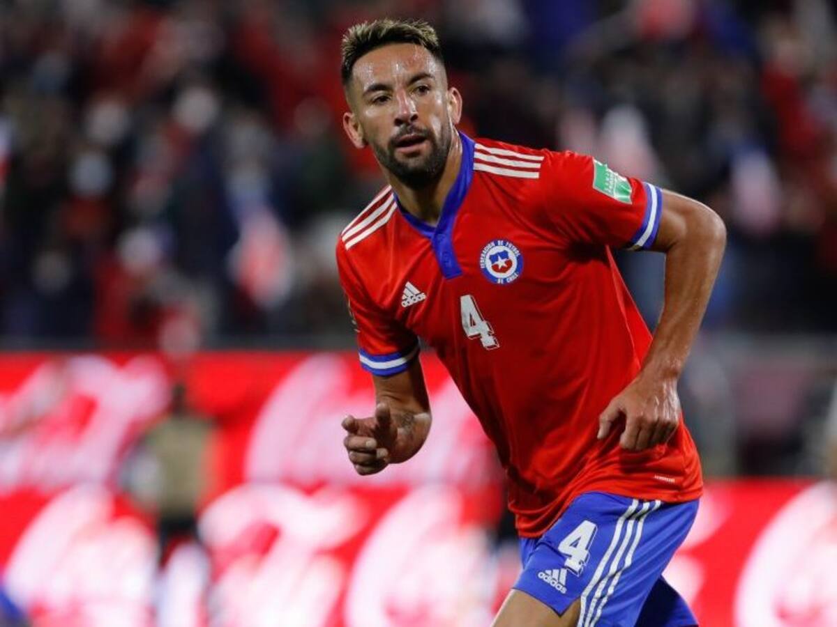 Mauricio Isla negó haber protagonizado accidente de tránsito en autopista y darse a la fuga