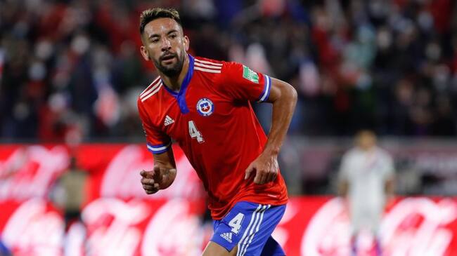 10 de Octubre del 2021/SANTIAGOMauricio Isla(c) anota y celebra su primer gol y el 2 a 0 de Chile ,durante el partido valido por la Quinta fecha de las Clasificatorias al Mundial de Qatar 2022, entre las selecciones de Chile vs Paraguay, disputado en el estadio San Carlos de Apoquindo.
FOTO:FRANCISCO LONGA/AGENCIAUNO