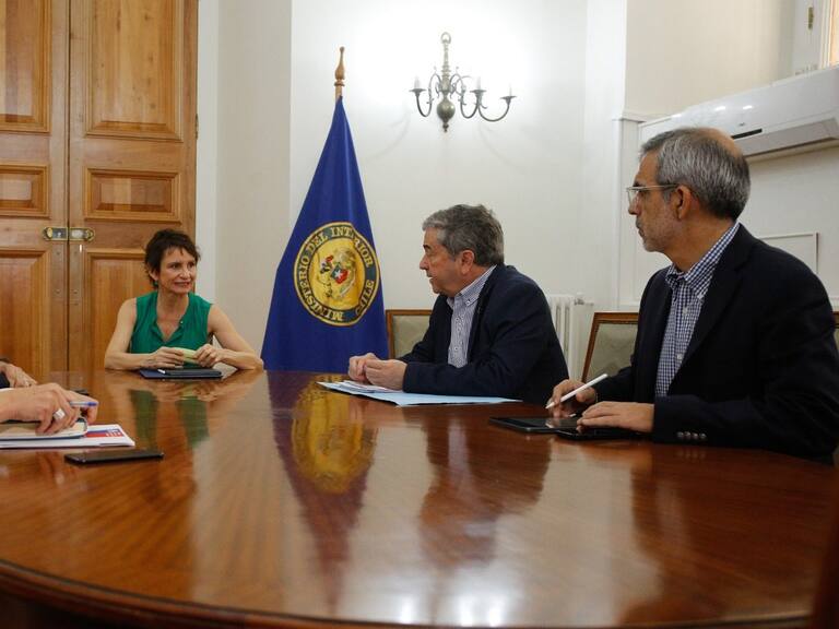 Ministra del Interior junto a presidentes del Senado y de la Cámara acuerdan proyectos en materia de seguridad