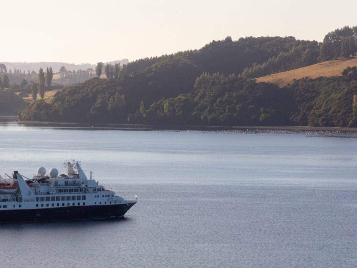 Los Lagos: 97 pasajeros del crucero «Silver Explorer» fueron derivados a sus paises