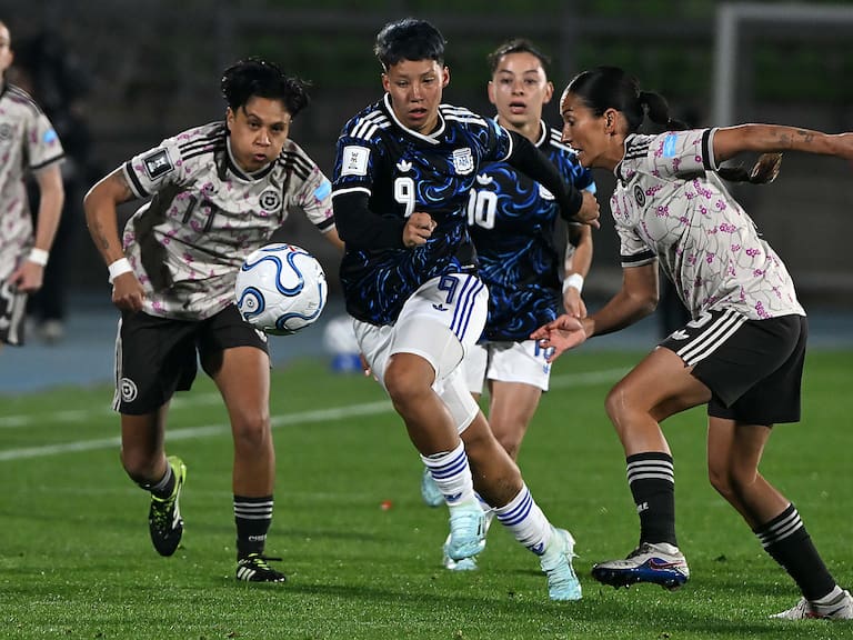 Una fiesta familiar para la Femenina: el lado B de la derrota de Chile ante Argentina en Valparaíso