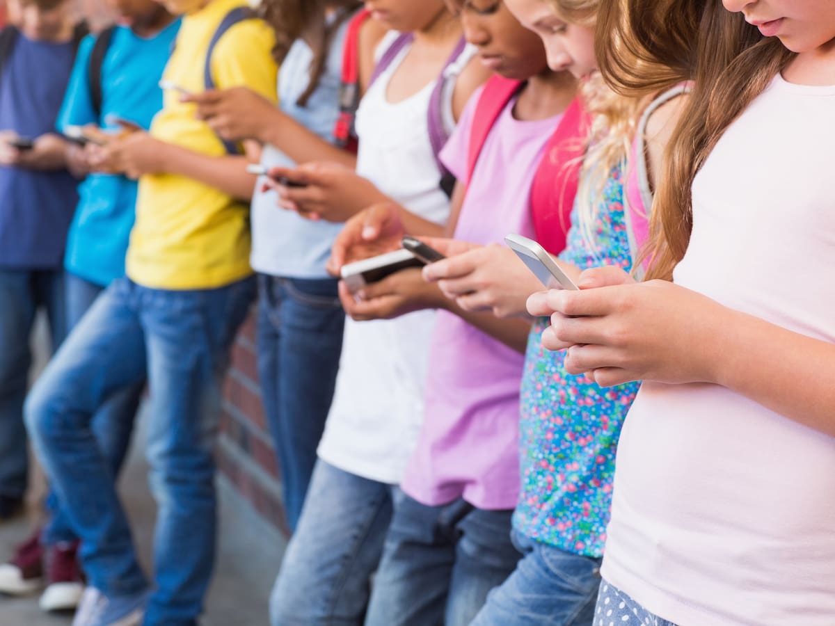 Proyecto que prohíbe redes sociales a menores de 14 años avanza en Chile: de qué trata la regulación inspirada en Australia