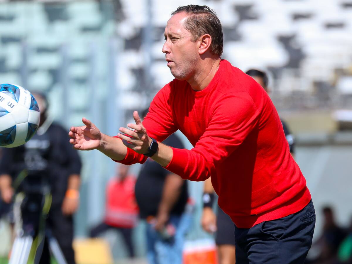 Luis Mena y la lucha por el título entre Colo Colo y la U: “Verlos allá arriba hace más grande el Campeonato”