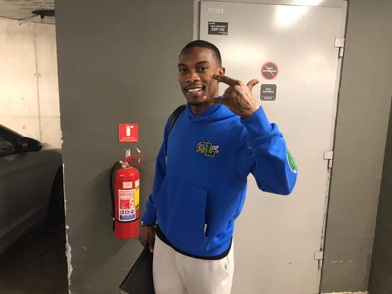 Fabián Castillo aterriza en Chile para reforzar a Colo Colo: "Llego en un momento no muy bueno, es una linda oportunidad"