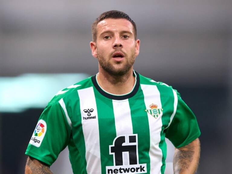 Aitor Ruibal reconoce agotamiento en el Real Betis tras derrota ante Colo Colo: "Ya lo dijimos, son muchos partidos y muchos viajes"