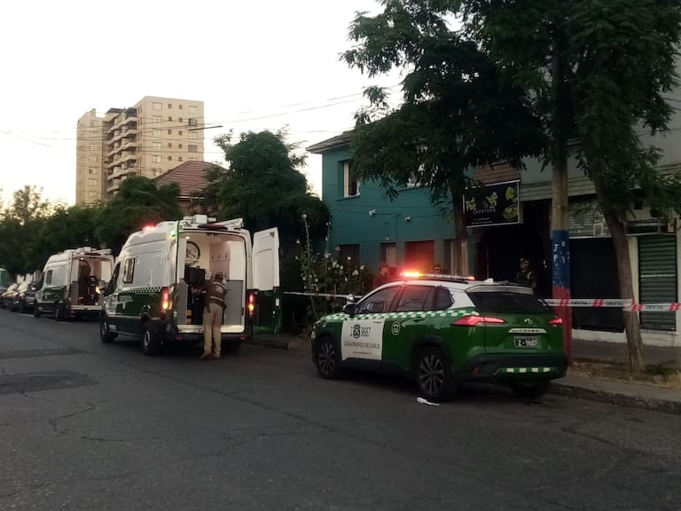 Femicidio en Santiago: mujer es asesinada con arma blanca y su pareja se encuentra grave