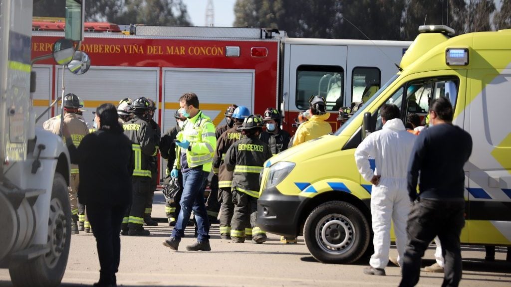 19 DE JULIO DE 2021 /CON CONEmergencia con ácido sulfhídrico deja un total de tres personas fallecidas y una herida al limpiar el interior del estanque de un camión en la empresa Stad en el barrio industrial de Concón.
FOTO: MANUEL LEMA OLGUÍN /AGENCIAUNO
