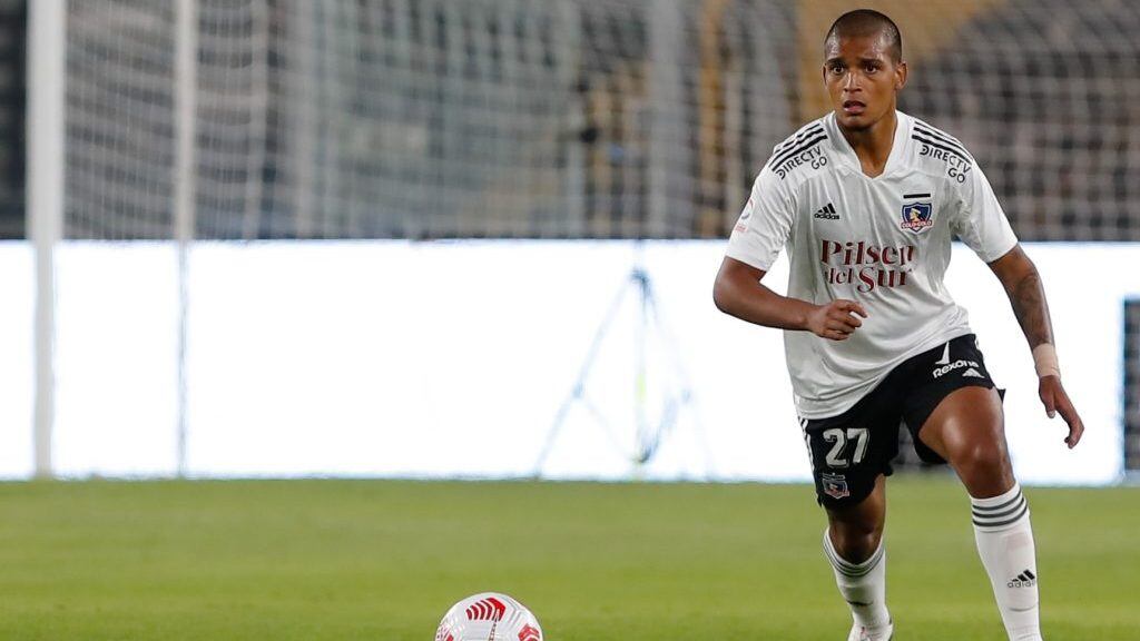27 de Marzo del 2021/SANTIAGODaniel Gutierrez(c) ,durante el partido valido por la Primera fecha del Campeonato Nacional AFP PlanVital 2021, entre Colo Colo vs Unión La Calera, disputado en el Estadio Monumental.
FOTO:FRANCISCO LONGA/AGENCIAUNO