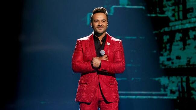 PREMIOS BILLBOARD DE LA MÚSICA LATINA 2020 -- Pictured: Luis Fonsi performs at the BB&T Center in Sunrise, FL on October 21, 2020 -- (Photo by: Alberto Tamargo/Telemundo/NBCU Photo Bank via Getty Images)