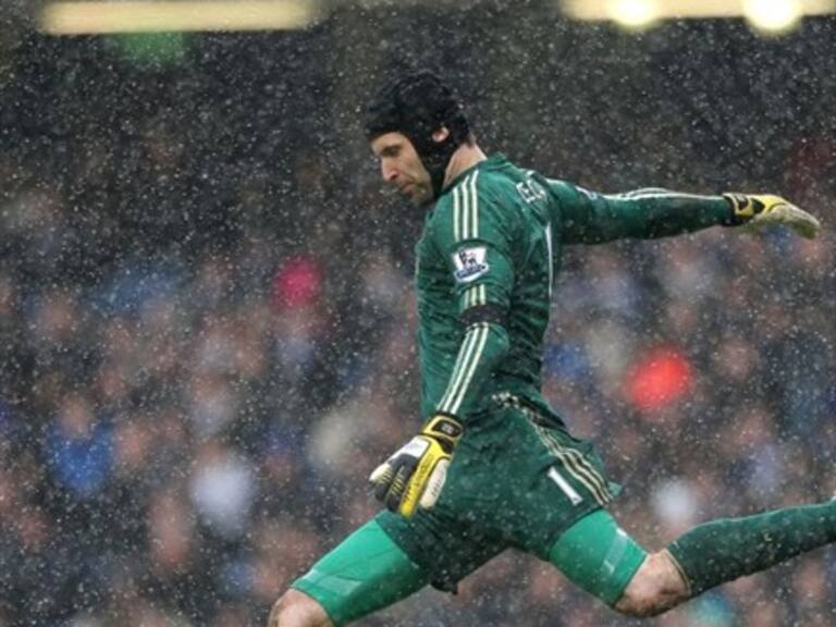 El arquero checo Petr Cech firmó contrato con el equipo de hockey en hielo Guildford Phoenix