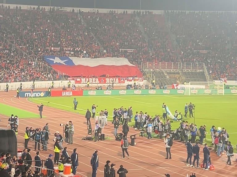 Rexona reaviva la pasión chilena con un homenaje a Eduardo Bonvallet durante el entretiempo de Chile vs. Argentina