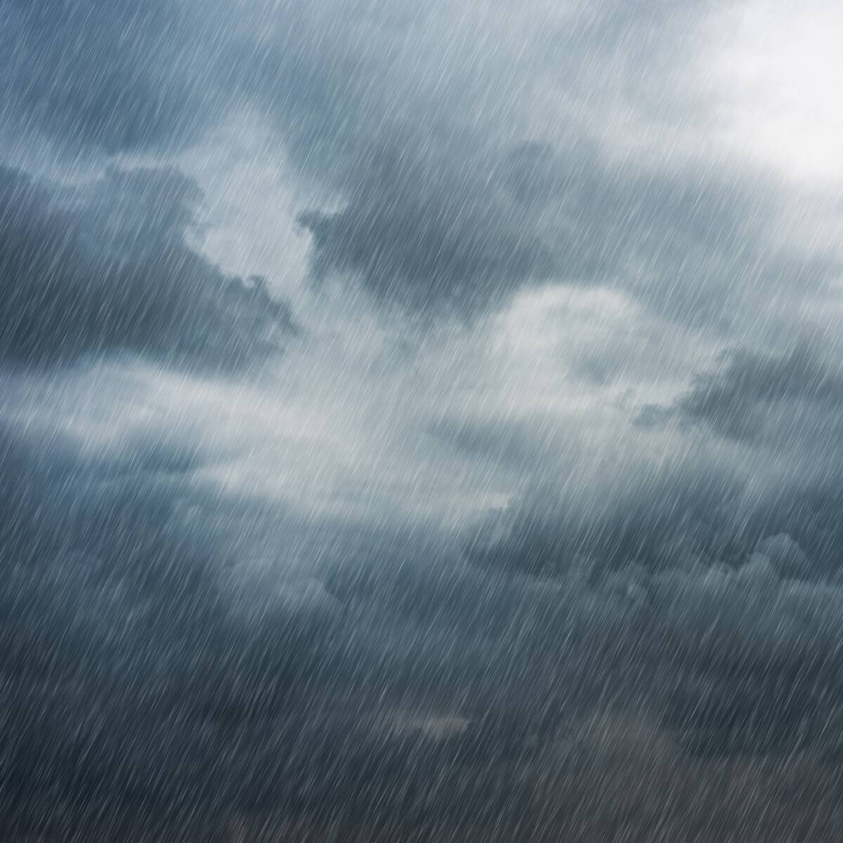 Vuelve la lluvia a Santiago: a esta hora comenzarían las precipitaciones en la capital hoy martes
