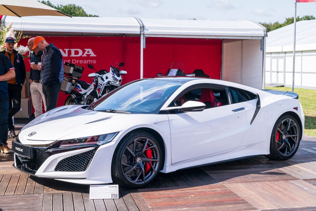 En Países Bajos se realiza una feria automotriz en donde se muestra el vehículo deportivo Honda NSX