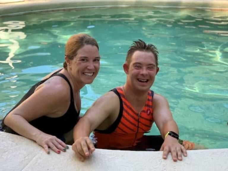 El atleta que entrena para ser la primera persona con Síndrome de Down en completar un triatlón Ironman