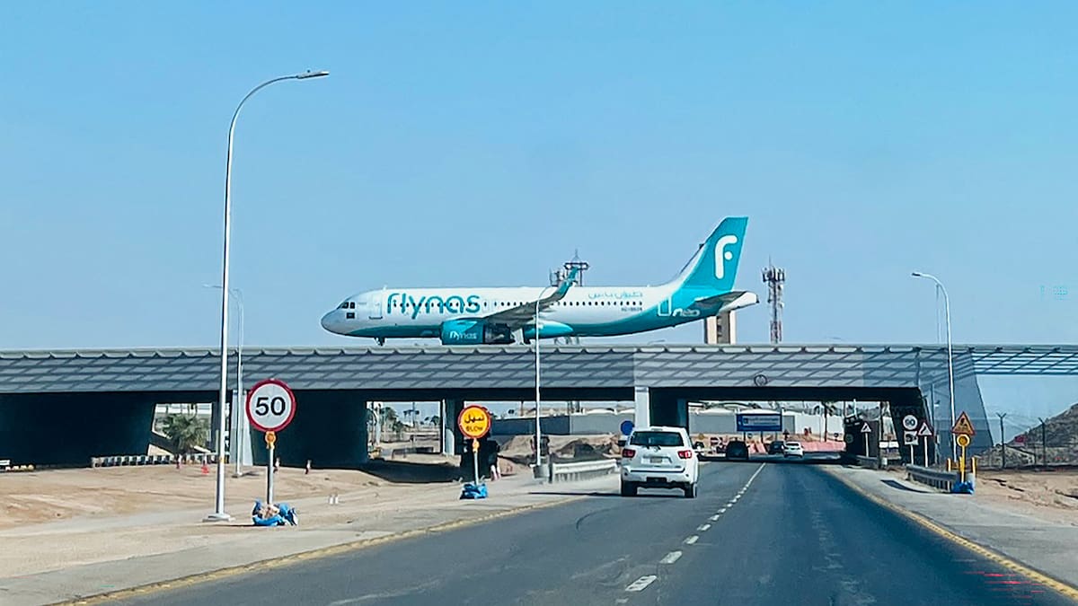 Ataque contra aeropuerto de Riad deja 12 muertos y más de 300 heridos en Arabia Saudí