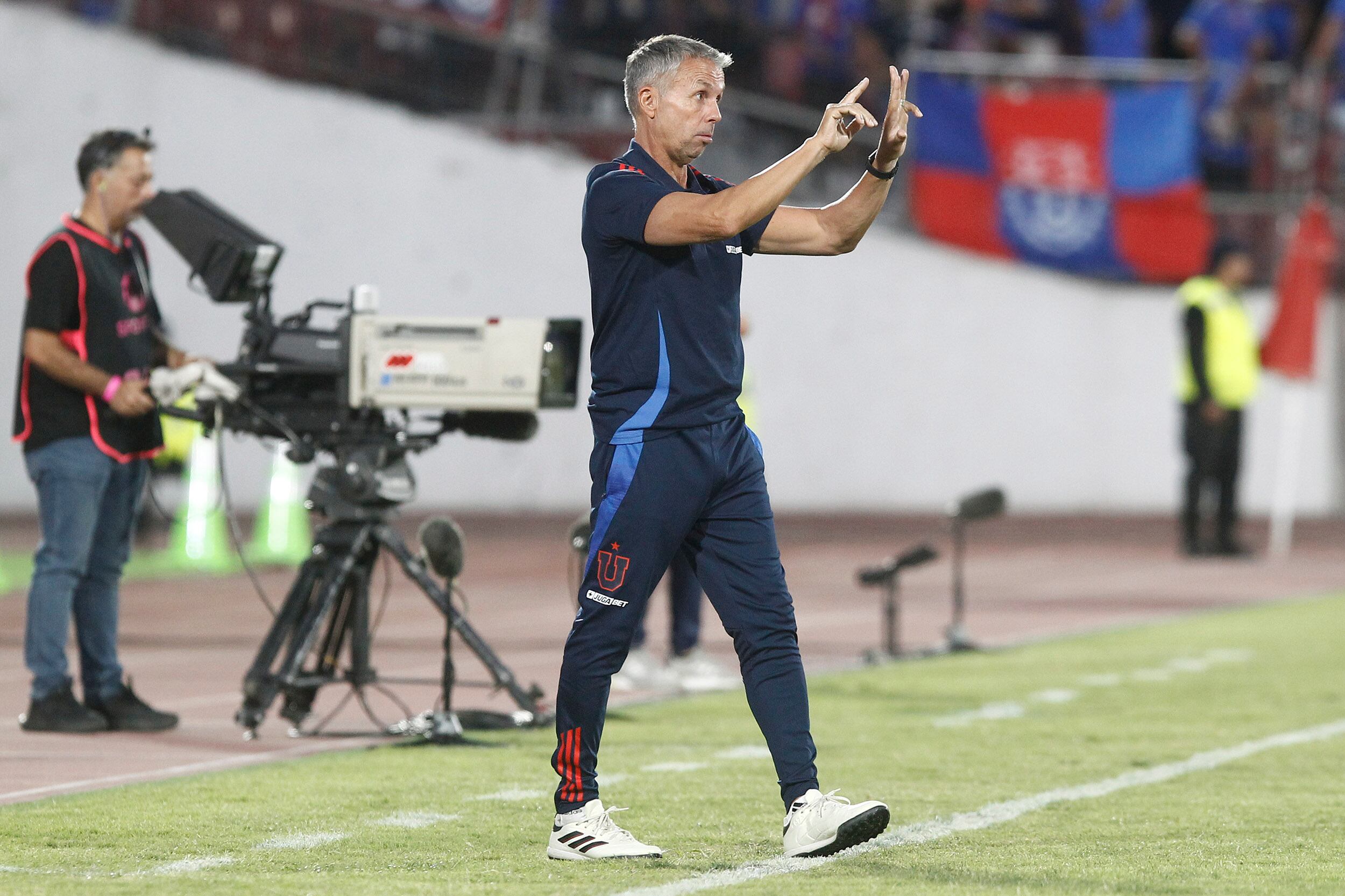 Gustavo Álvarez, entrenador de la Universidad de Chile | Agencia Uno
