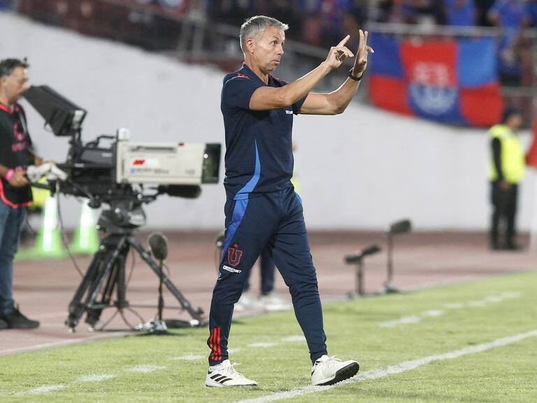 Gustavo Álvarez, entrenador de la Universidad de Chile | Agencia Uno