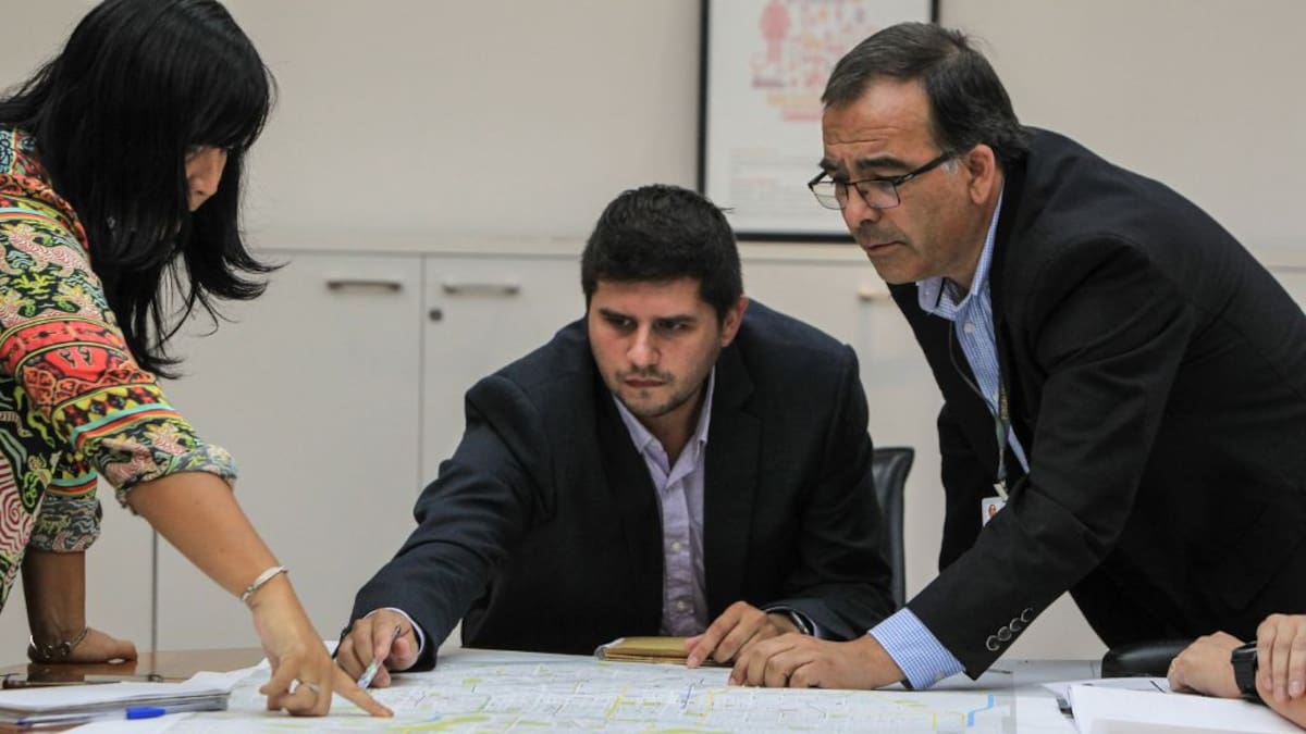 Máxima oferta de buses, revisión de semáforos y nudos críticos, y fuerte fiscalización: Transportes anuncia Plan de Movilidad para marzo 2023