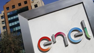 Presidente Boric anuncia que revisarán la concesión con ENEL: “Han intentado ahorrarse plata mientras hay gente sin luz en sus casas”