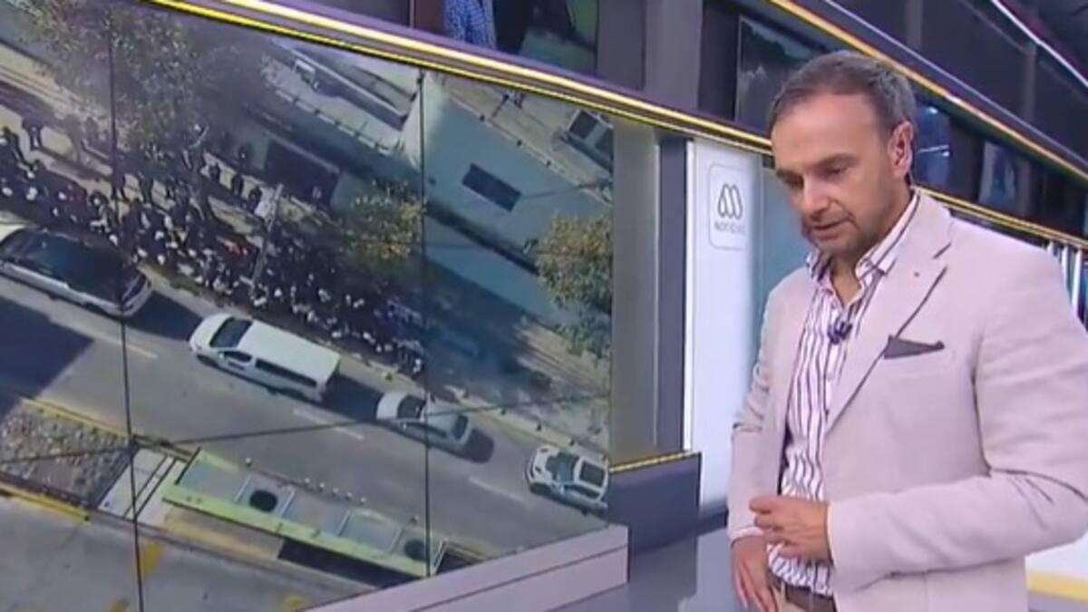 Conmoción en Mega por muerte de querido miembro del canal: cortejo pasó por afuera y Rodrigo Sepúlveda lo despidió
