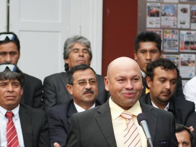 Minero que escribió «Estamos bien en el refugio los 33» se encuentra internado