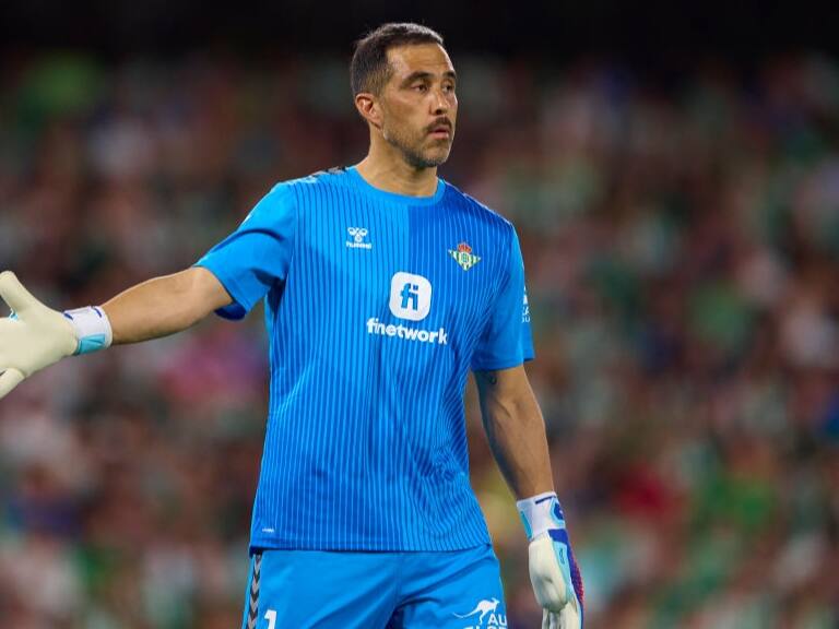 Claudio Bravo fue titular en el regreso a los triunfos del Real Betis en la Liga Española