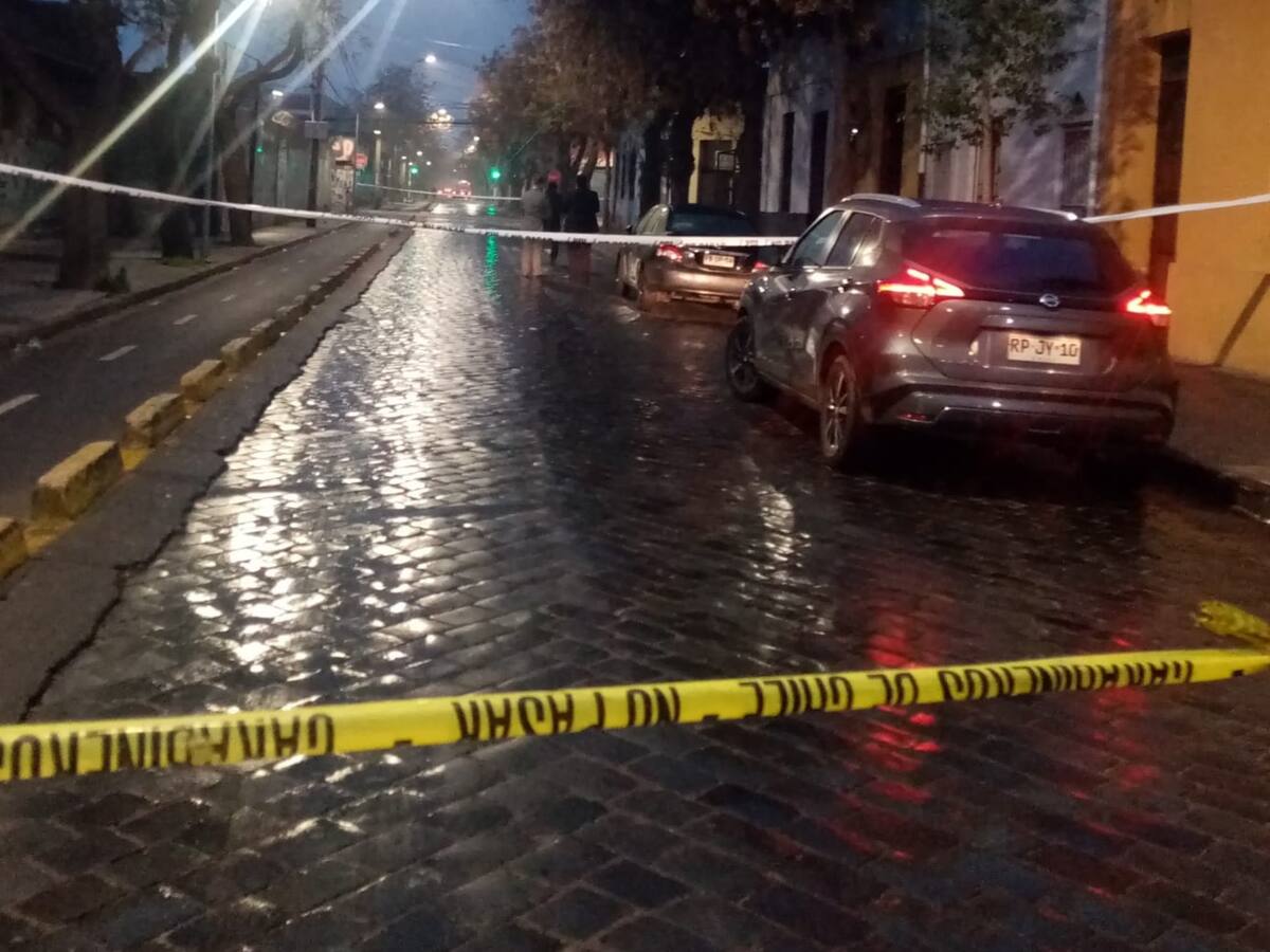 Detective de la PDI frustra a balazos abordazo en su contra en pleno centro de Santiago