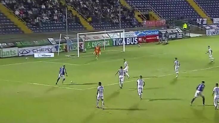 El golazo de un ex Colo Colo que hoy pelea por ser campeón en el extranjero