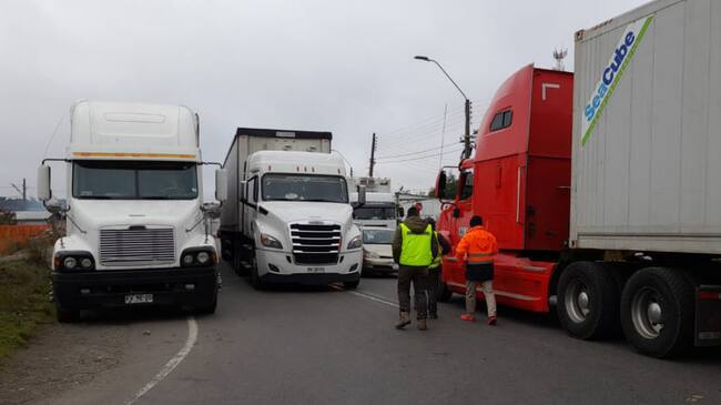 Paro de camioneros, bloqueo de carreteras, ruta 5 sur