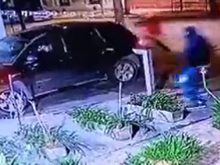 Impactante: Registro muestra la muerte de los dos adolescentes que participaron en asalto en Santiago Centro