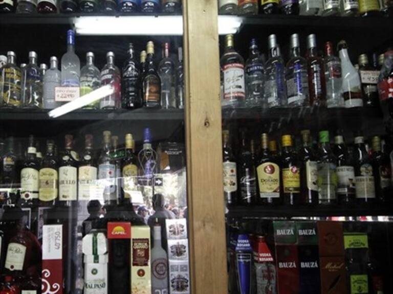 Lavín creará brigada de menores de edad para fiscalizar venta de alcohol en Las Condes