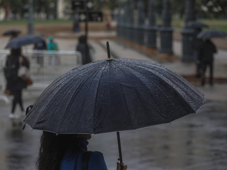 Invierno llega a Chile con lluvias: revisa cuándo comienza un nuevo sistema frontal en Santiago y otras ciudades