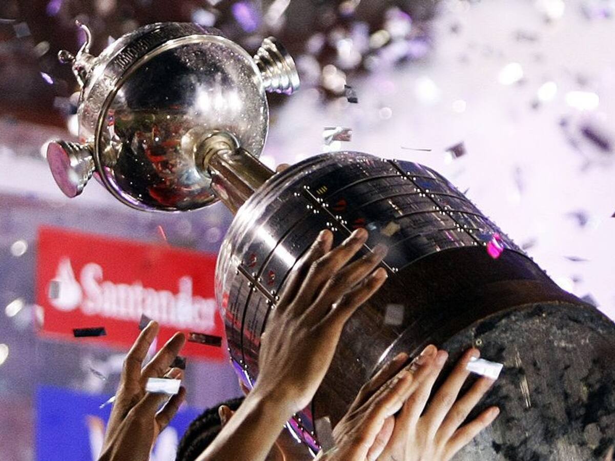 Con Colo Colo y Ñublense incluidos: Conmebol anuncia el álbum de la Copa Libertadores 2023