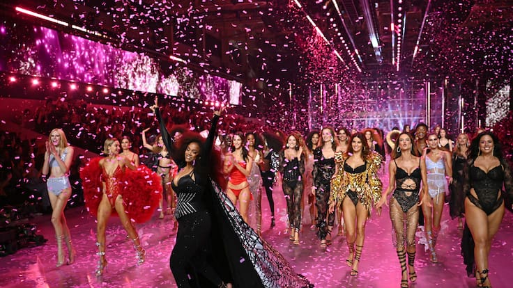 Del debut de una supermodelo de los 90 al concierto de Cher: así fue el esperado regreso del Victoria’s Secret Fashion Show este 2024