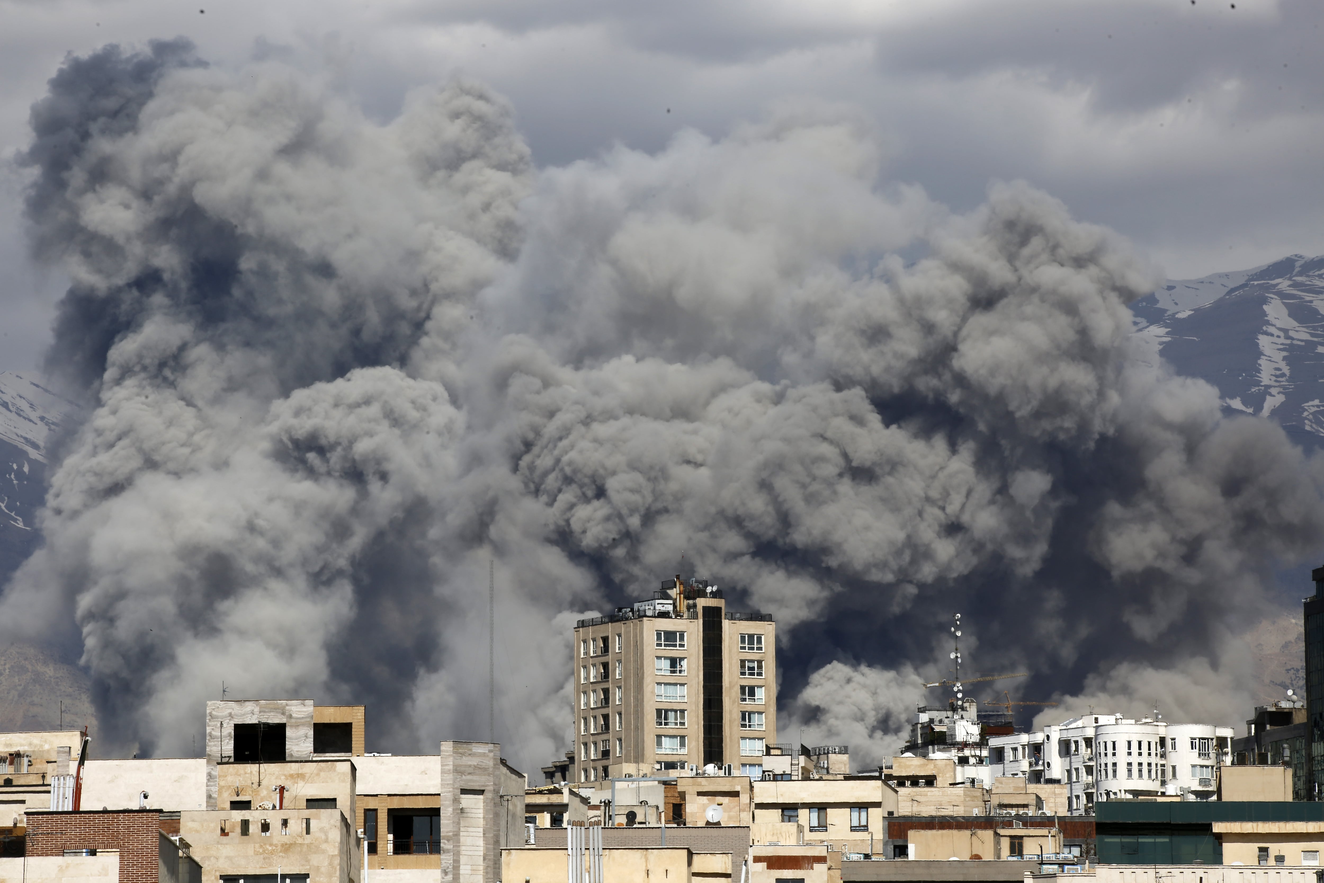 Bombardeo a Irán: elevan a casi 800 los muertos por los ataques de Estados Unidos e Israel