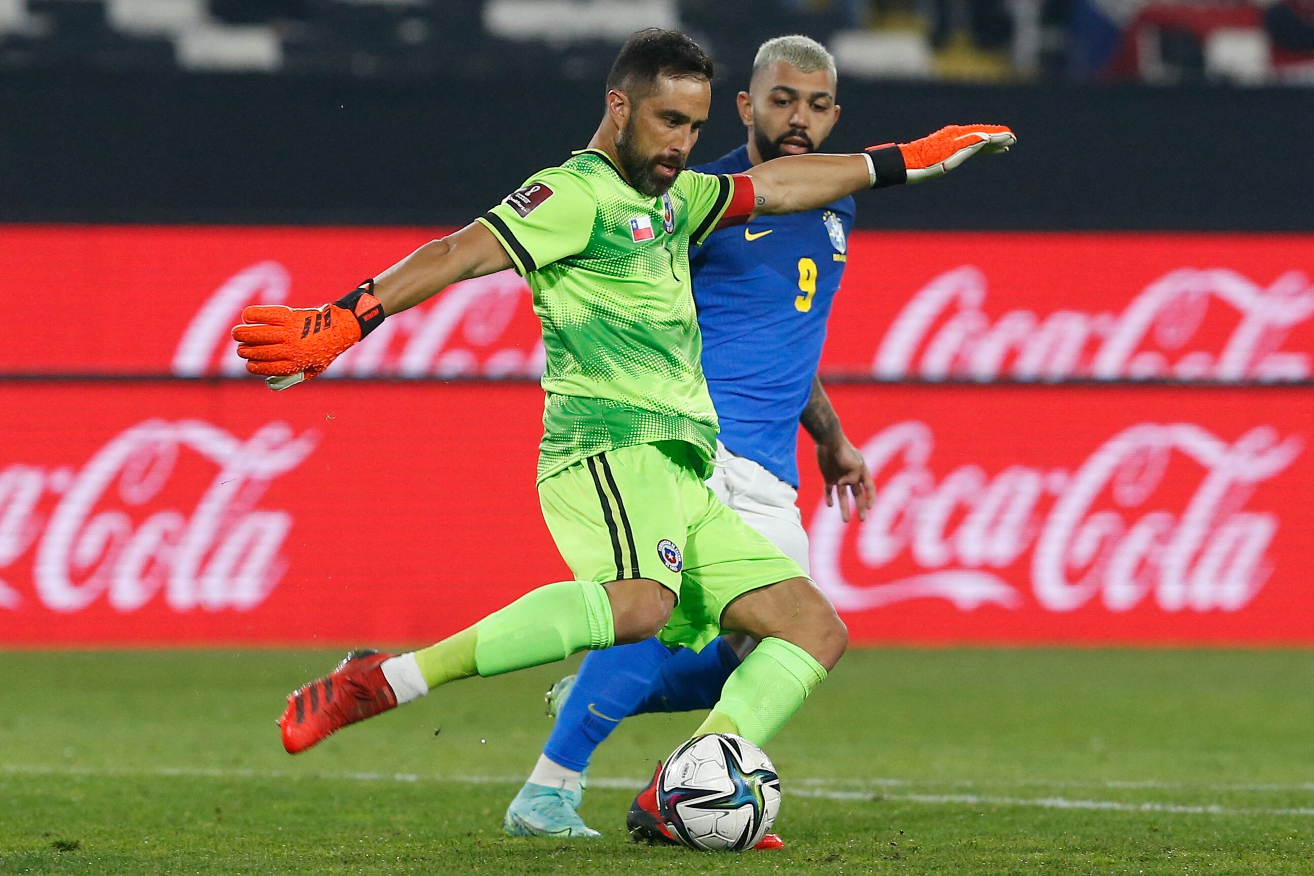 Claudio Bravo: "Ante Brasil hay que hacer un partido perfecto"