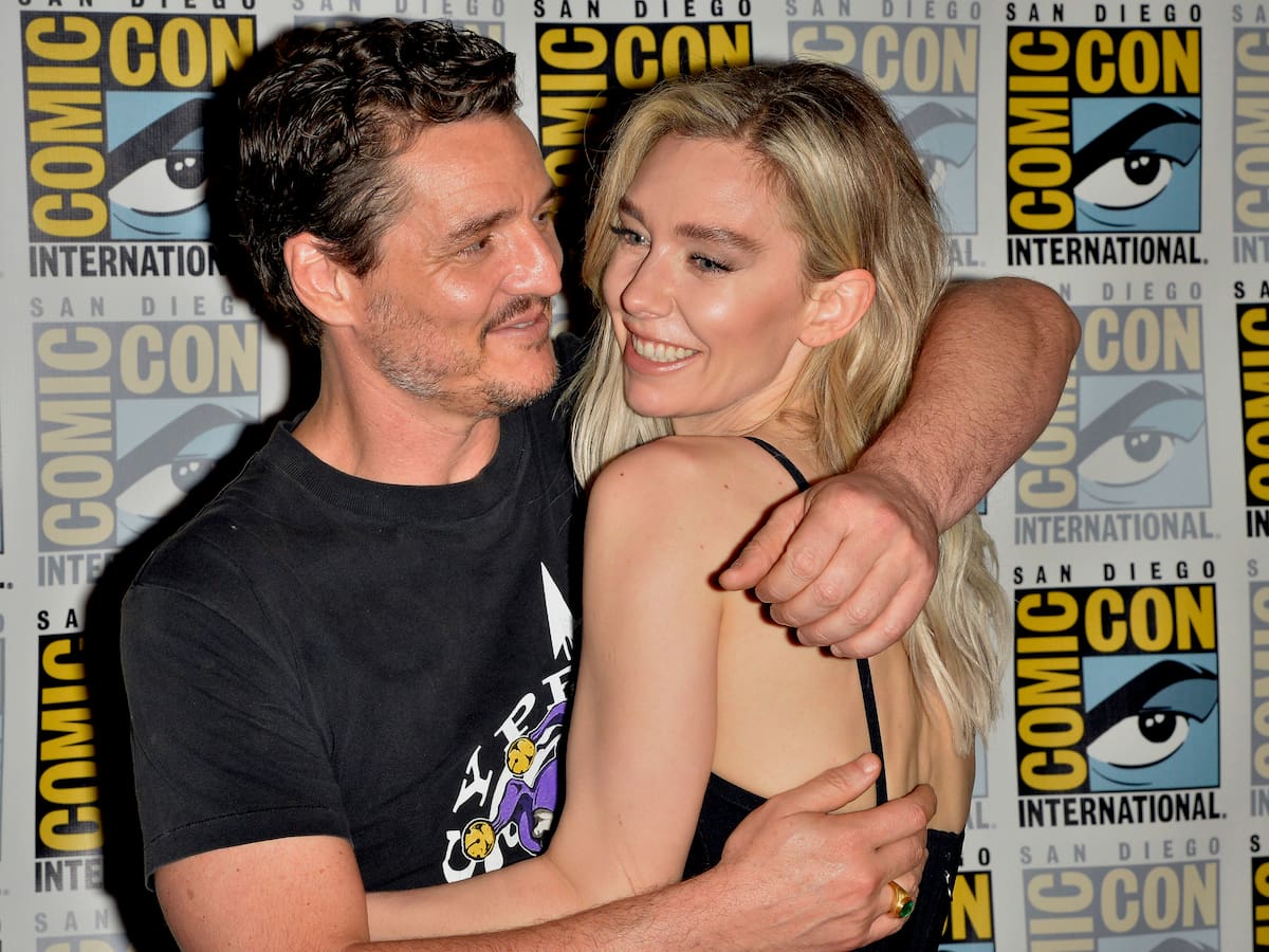 Pedro Pascal y Vanessa Kirby protagonizan tierno momento en Comic-Con: la explicación de la comentada interacción de los actores que se volvió viral