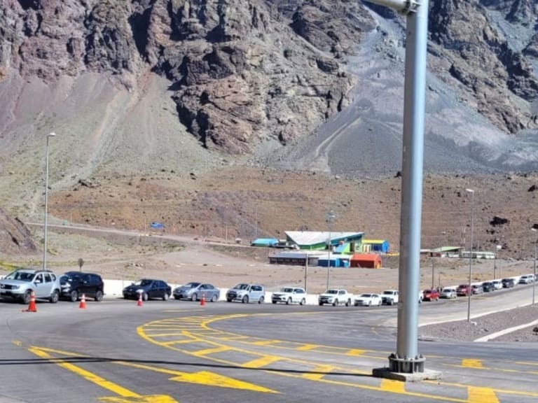 Cifra récord: más de 4 mil chilenos cruzaron paso fronterizo hacia Argentina en Semana Santa