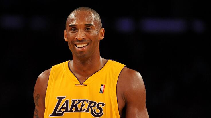 “Mentalidad Mamba”: el día que Kobe Bryant desafió el dolor y jugó lesionado lanzando con su brazo izquierdo