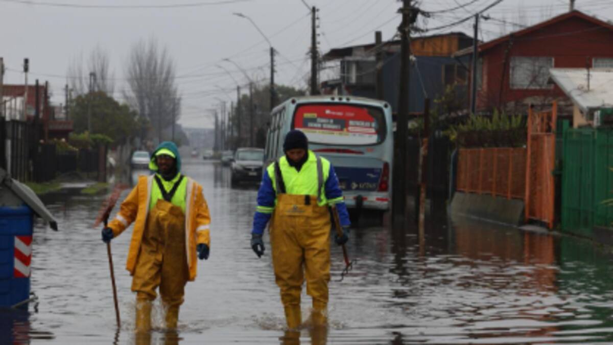 Sistema frontal deja miles de afectados y cortes masivos de luz en el sur de Chile