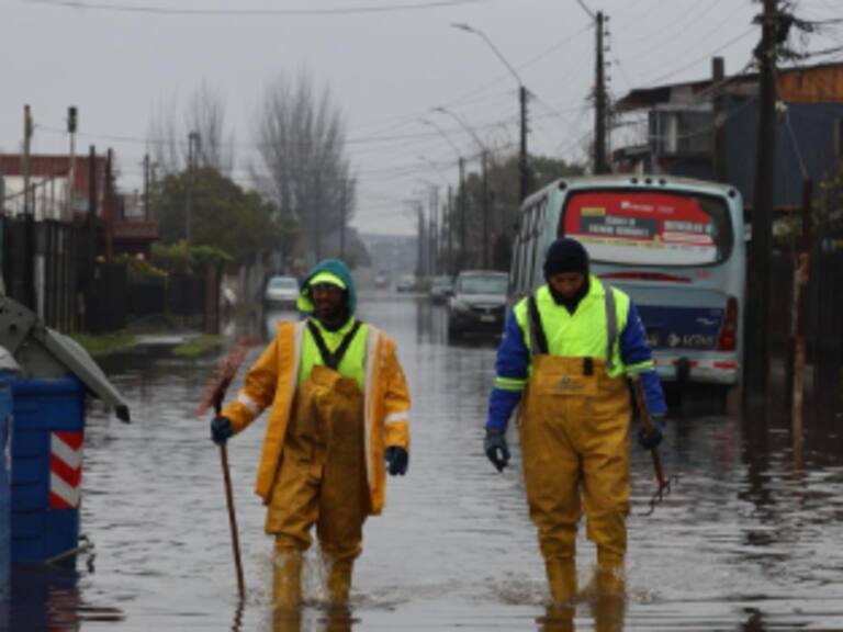 Sistema frontal deja miles de afectados y cortes masivos de luz en el sur de Chile
