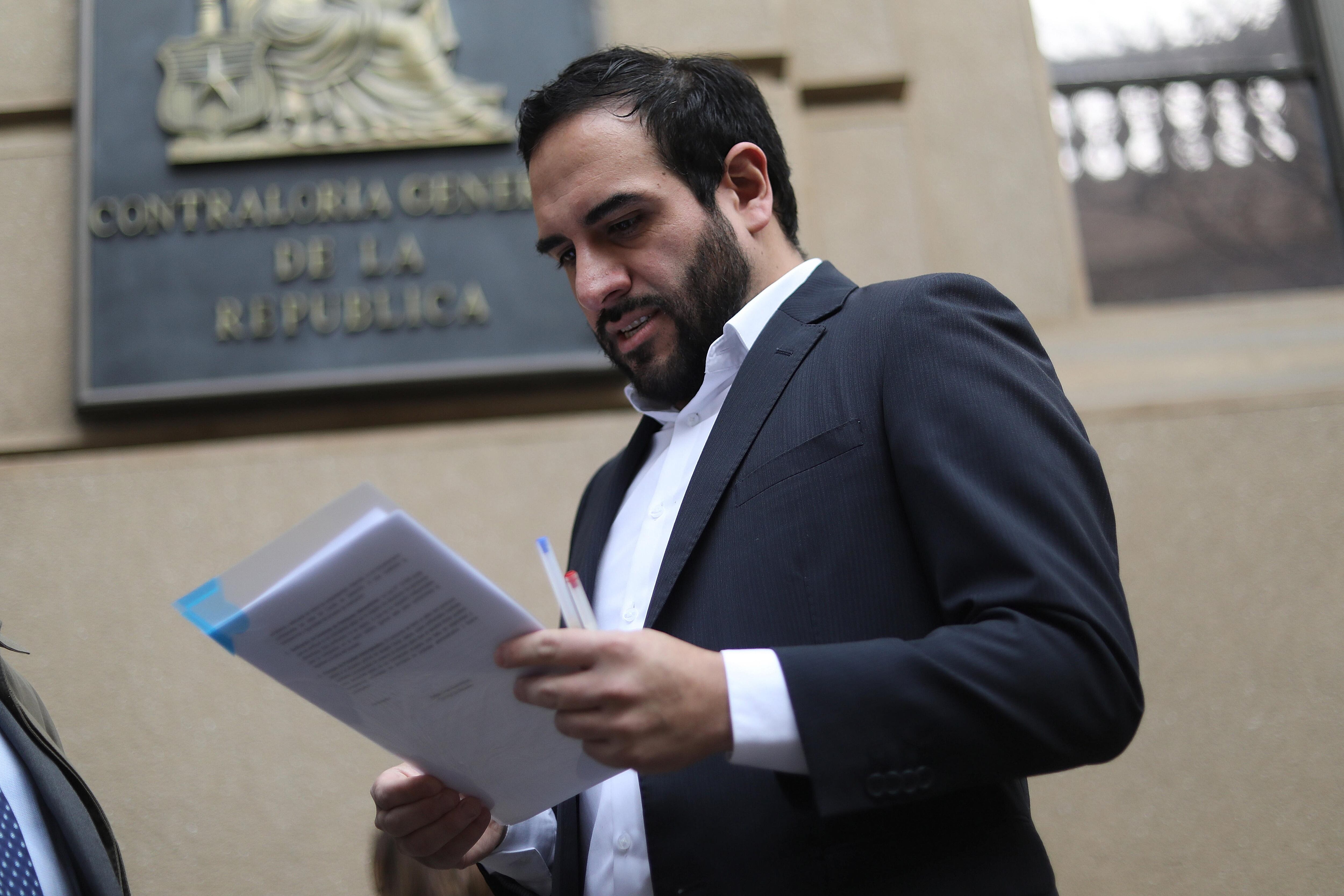 Concejal Felipe Cruz presenta recurso ante Contraloría por proceso de reemplazo de Daniel Jadue en Recoleta