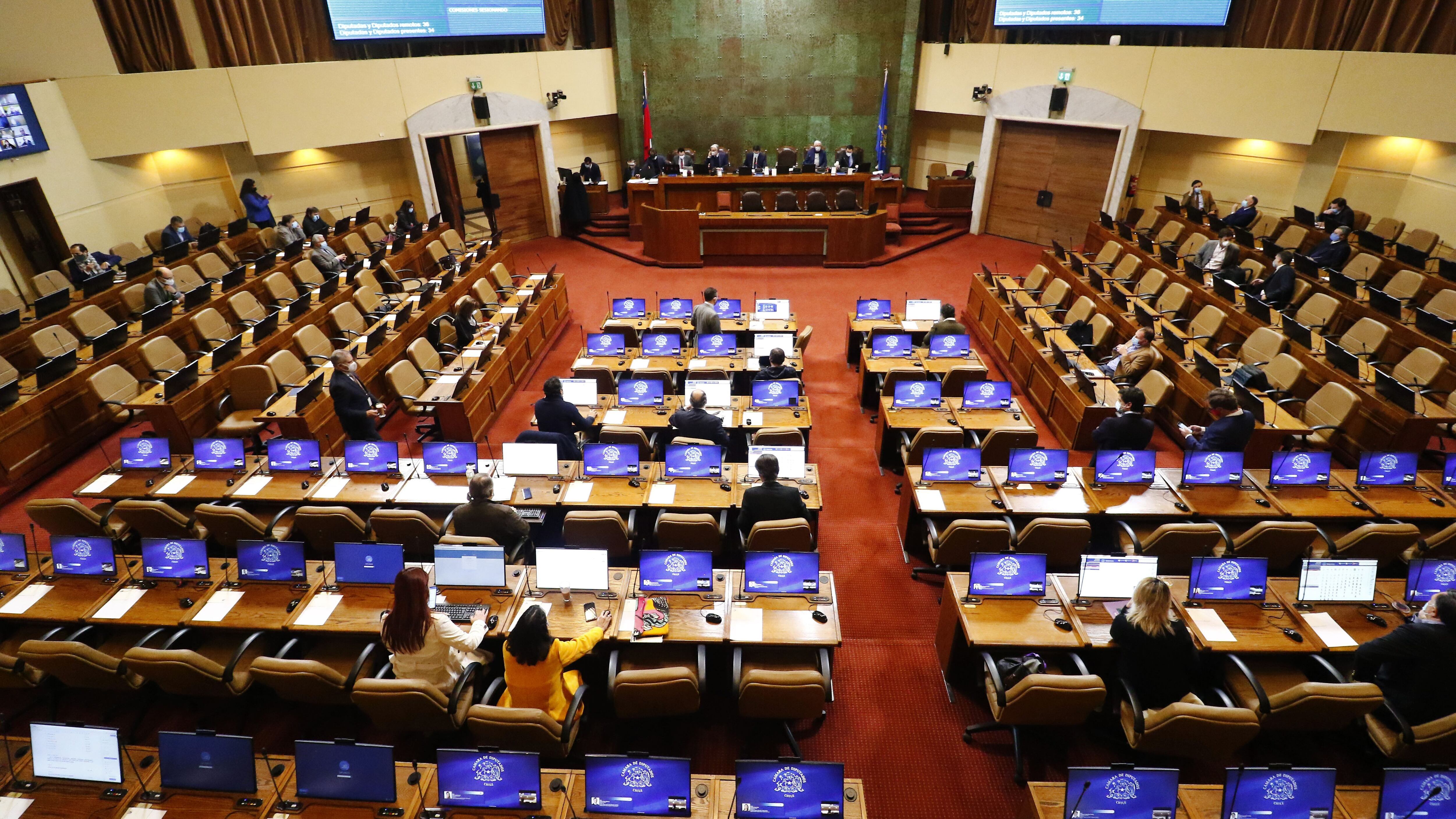 15 DE JULIO DE 2020/VALPARAISOVista general, durante la sesion de la Camara de Diputados, en donde se vota el proyecto en reforma constitucional que permite el retiro de parte del fondo individual de las AFP.
FOTO: LEONARDO RUBILAR CHANDIA/AGENCIAUNO